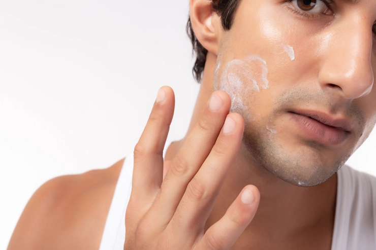 You are currently viewing Unlocking Radiant Skin: The Crucial Role of Sunscreen in Men’s Skincare Routine