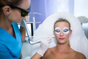 Read more about the article Laser skin tightening treatments : Benefits and risk